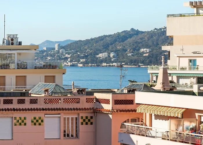 Elegance Les Pins 6e Etage Ascenseur Juan-les-Pins